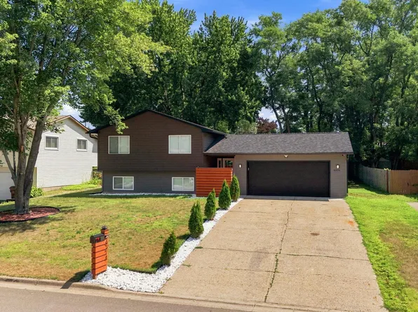 6374 Dawn Way, Inver Grove Heights, MN 55076