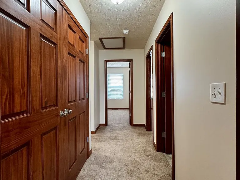Eagle View Luxury Apartments — Photo 165