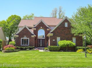3900 Greenwood Dr, Rochester Hills, MI 48309