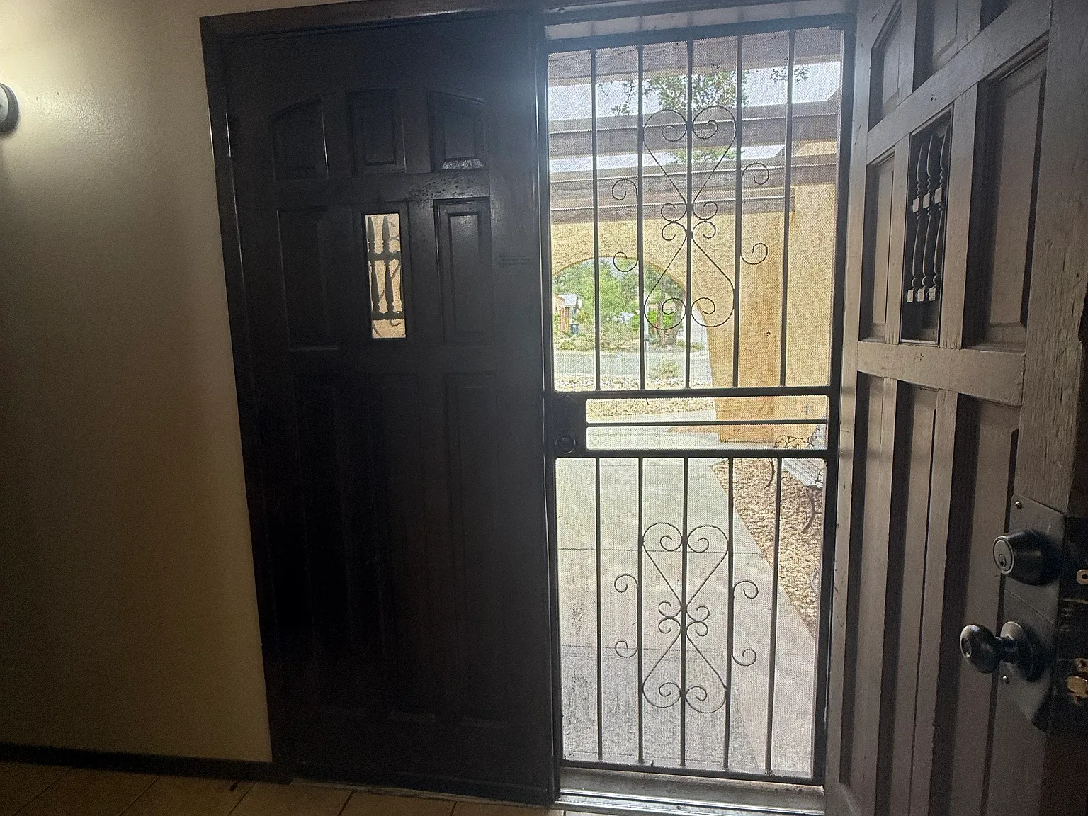 3 bed, 1904 sqft, $2,500 — Photo 3