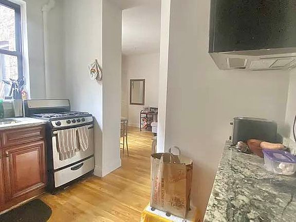3rd image of 1229 1st Ave APT 20