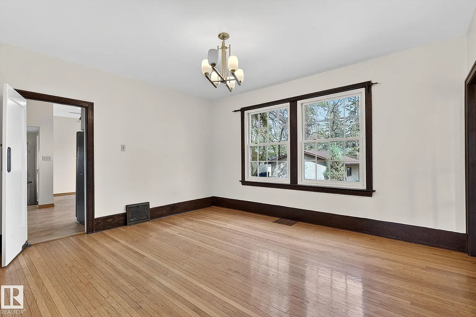 11608 Edinboro Road NorthWest — Photo 2