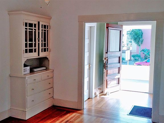2nd image of 517 E Bellevue Ave