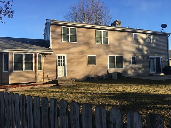 2nd image of 2104 Yvonne St