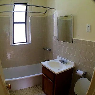 Rented by Uptown Property Group | media 18