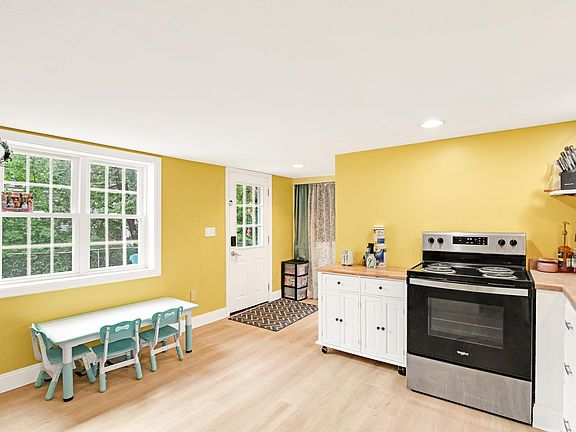 5th image of 191 Main Street