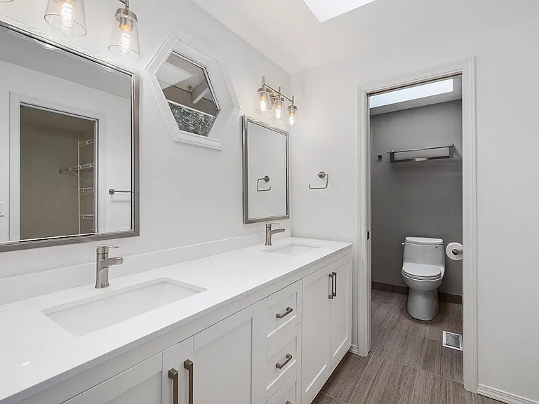 16711 SE 46th St — Photo 15