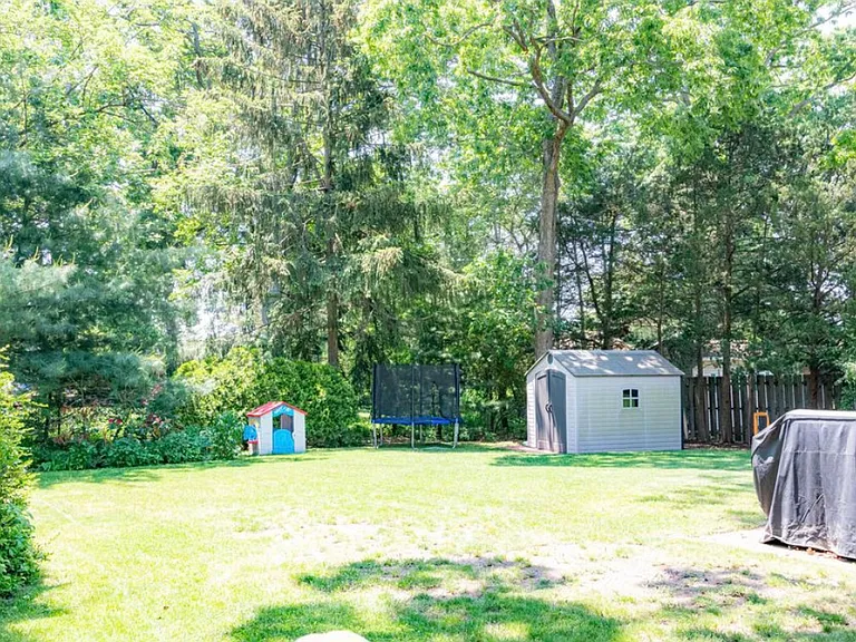 687 Northstream Dr — Photo 23