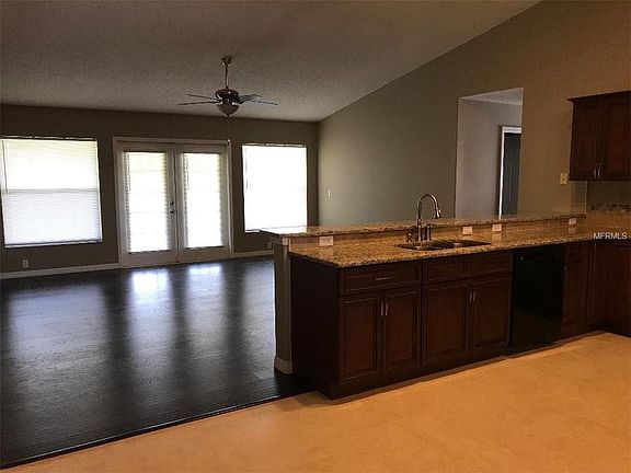 3rd image of 2333 Bannister St