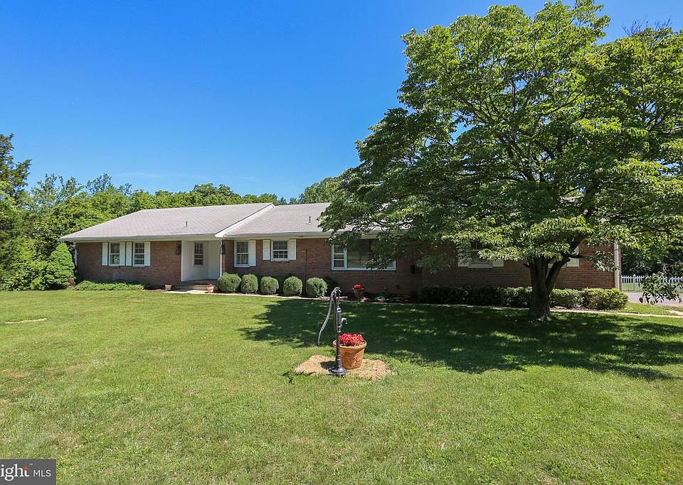 1st image of 9704 Overlea Dr