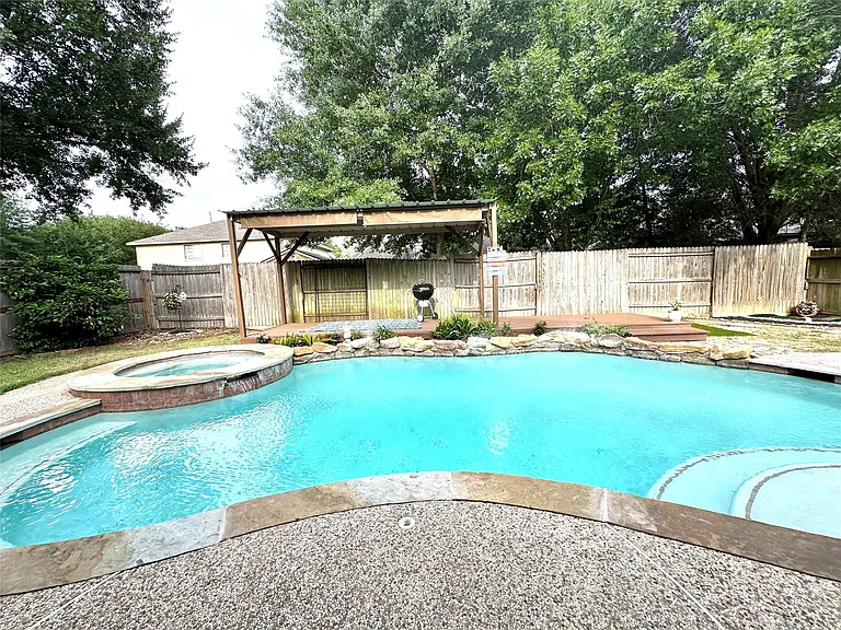 24914 Aughton Ct — Photo 18