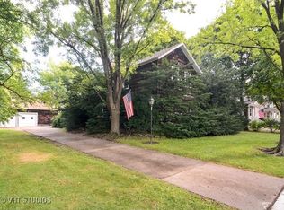 412 W Campbell St, Arlington heights, IL 60005