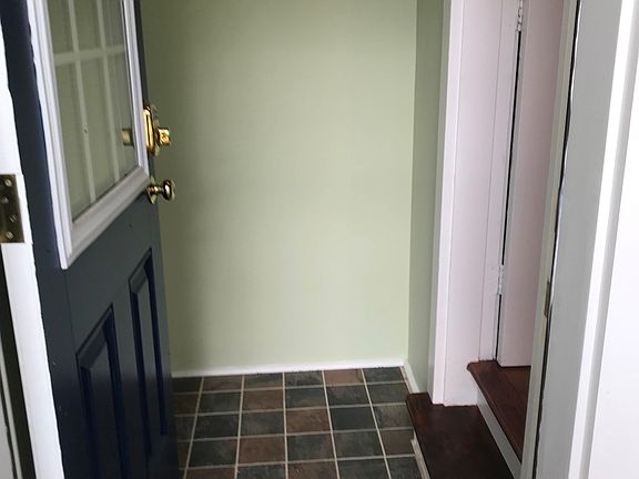 Entry/mudroom