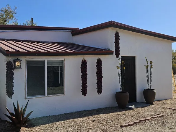 534 Mission Ave NE, Albuquerque, NM 87107