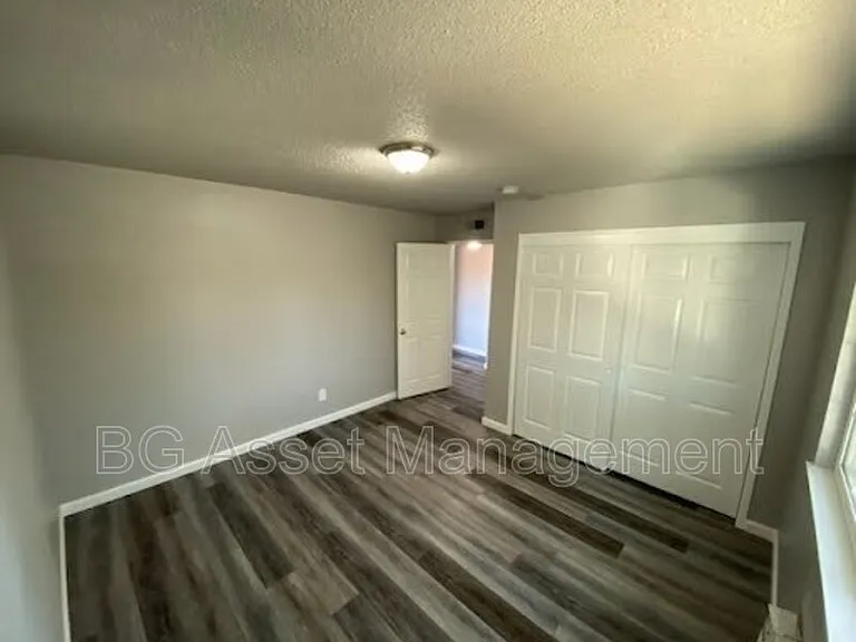 2417 Northrop Ave #4 — Photo 7