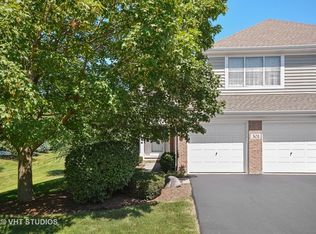 301 Roscommon Ct, Glen Ellyn, IL