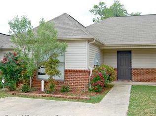 517 Castlebury Ln, Calera, AL 35040