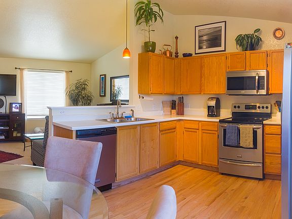 Kitchen / Living Room