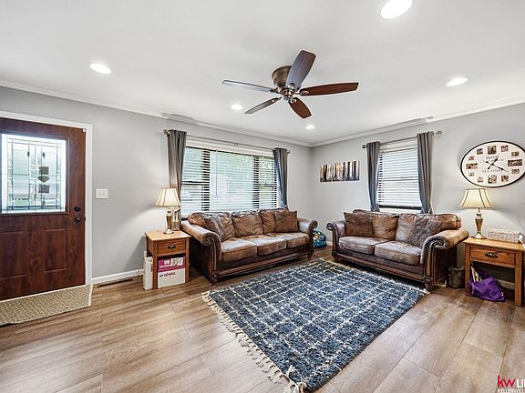 4th image of 811 N 58th St