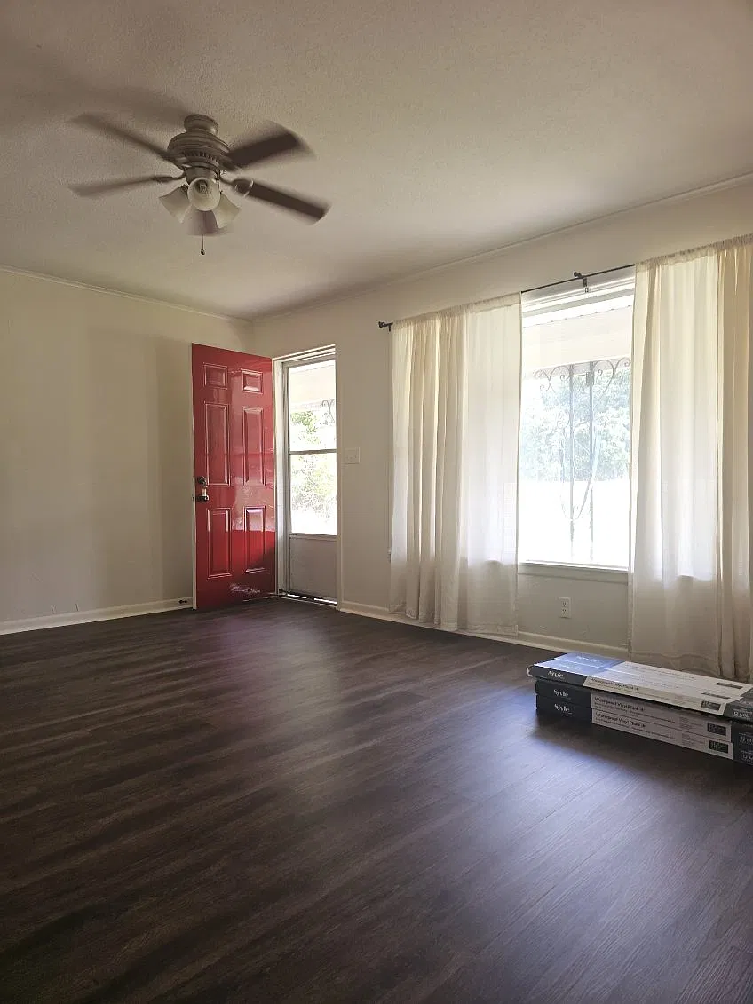 2 bed, 1.5 bath, 900 sqft, $2,400 — Photo 3