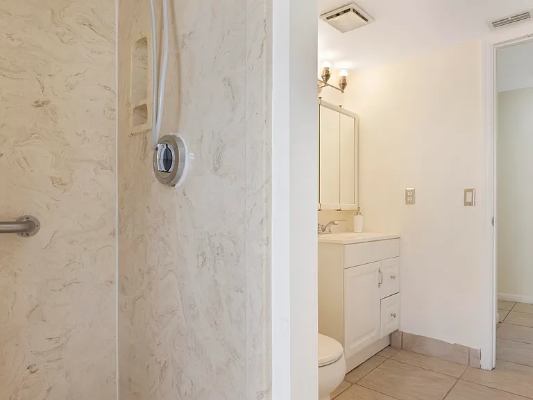 5933 Golden Eagle Cir — Photo 23