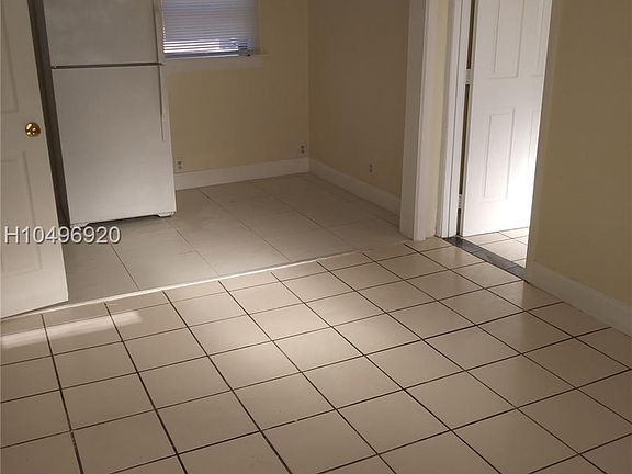 2nd image of 3801 Lambert Ave APT 2
