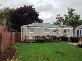 22718 Garfield St, Saint Clair Shores, MI 48082