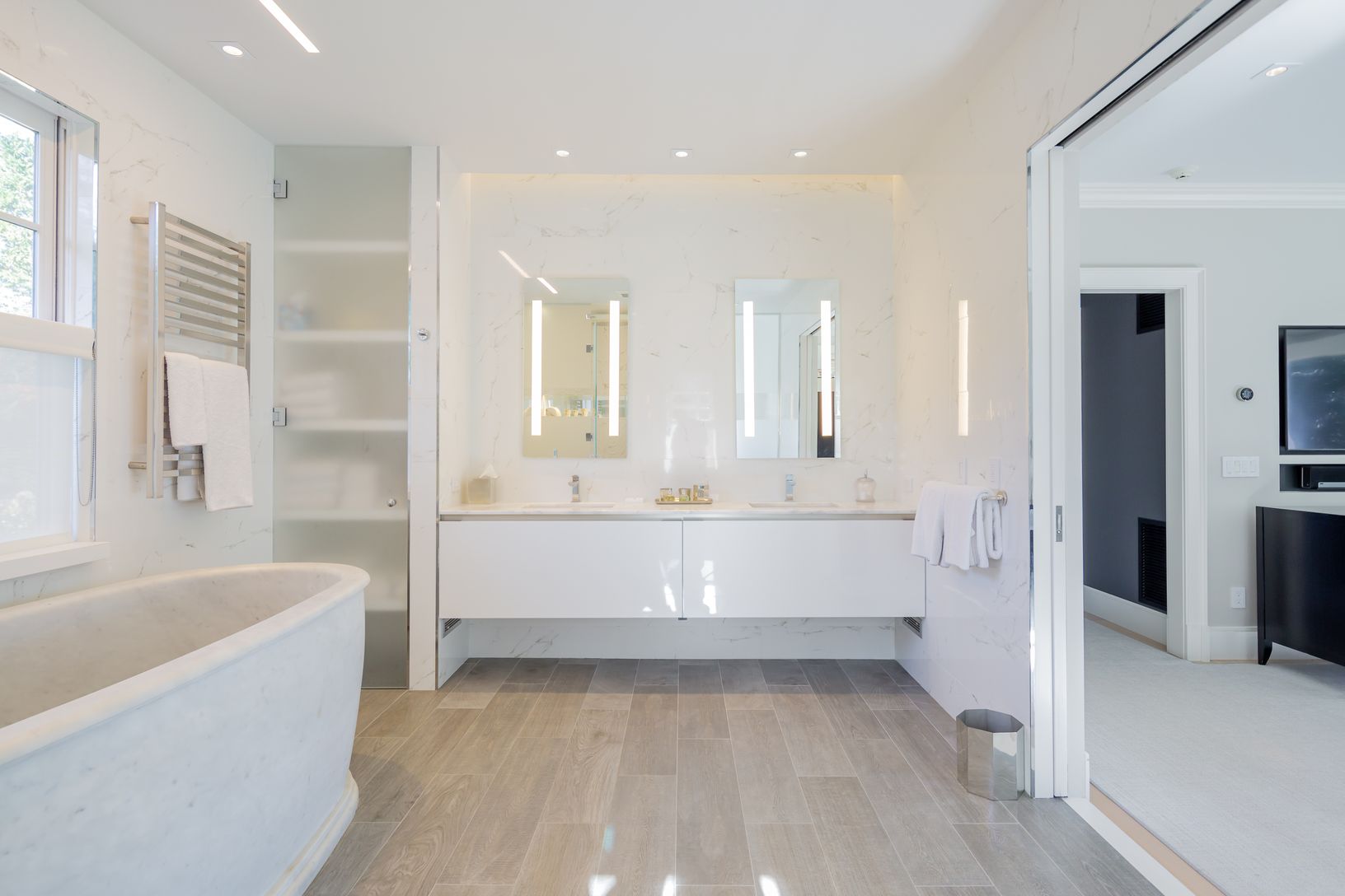  1st floor primary bathroom