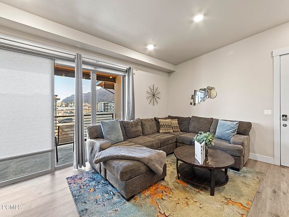 4th image of 2331 Mesa Rd #D-12