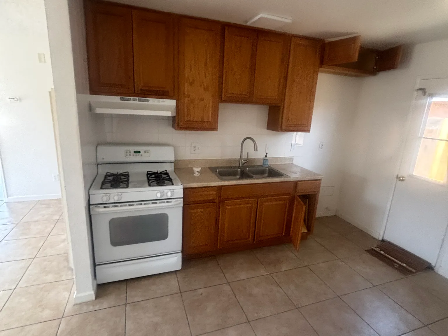 2 bed, 866 sqft, $1,500 — Photo 1