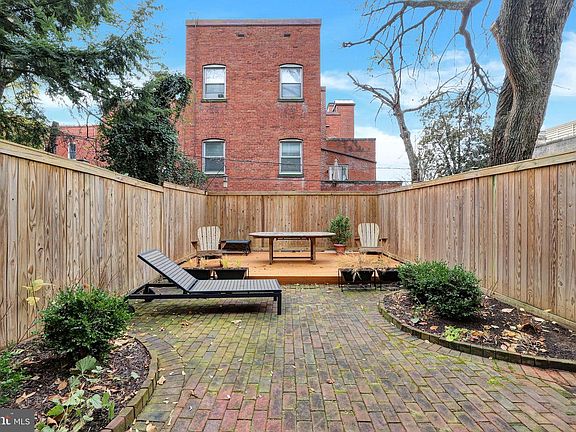 4th image of 2230 Decatur Pl NW