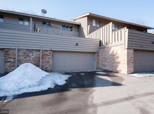 12 Walden St, Burnsville, MN 55337