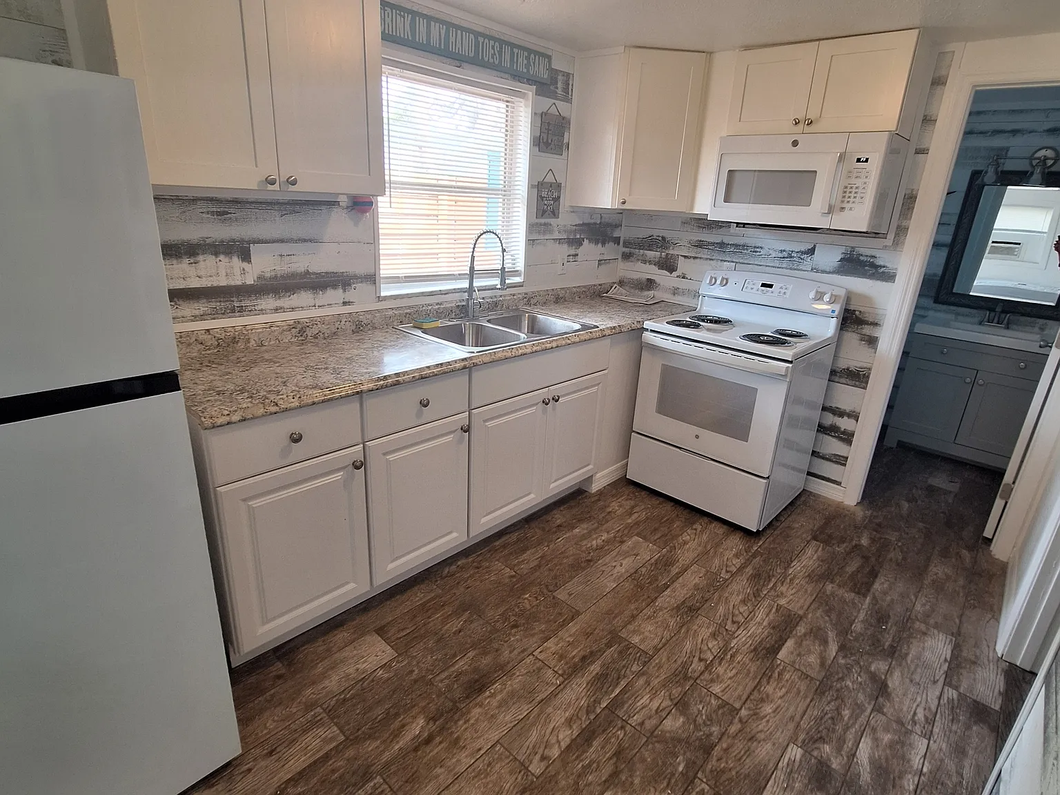 3 bed, 2268 sqft, $675 — Photo 3