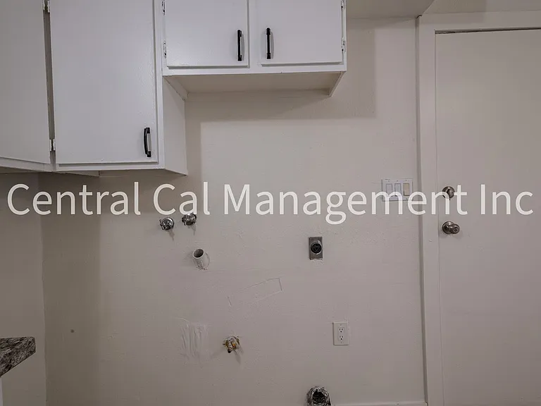 1313 E Planz Rd — Photo 16