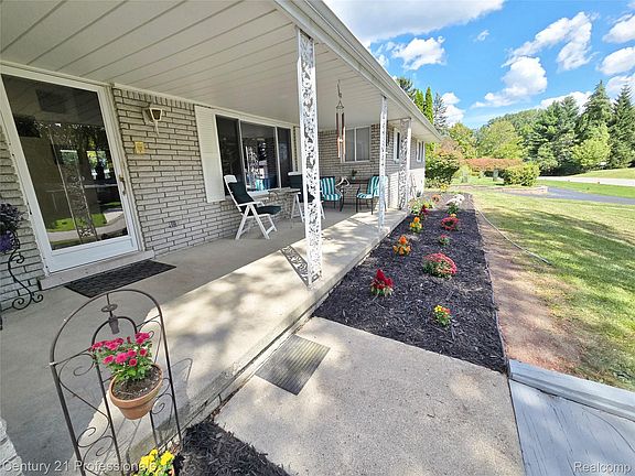 3rd image of 650 Longford Dr