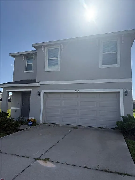 5 bed, 3.0 bath, 2447 sqft, $2,990 — Photo 2