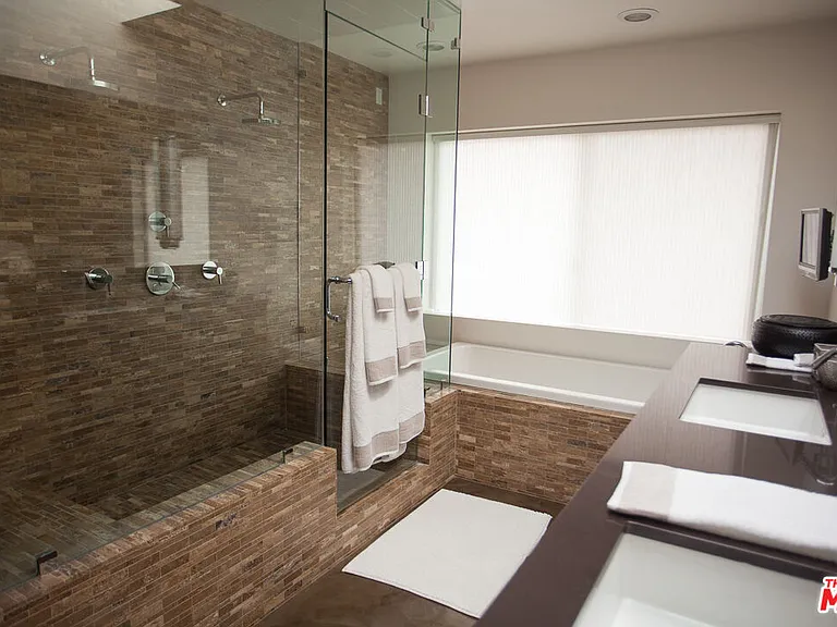 1409 Lachman Ln — Photo 29