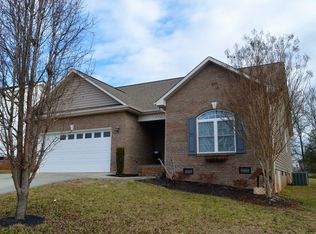 1590 Mayfair Dr, Conover, NC 28613