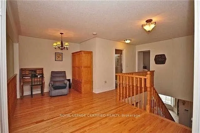 612 Caldwell Cres — Photo 10