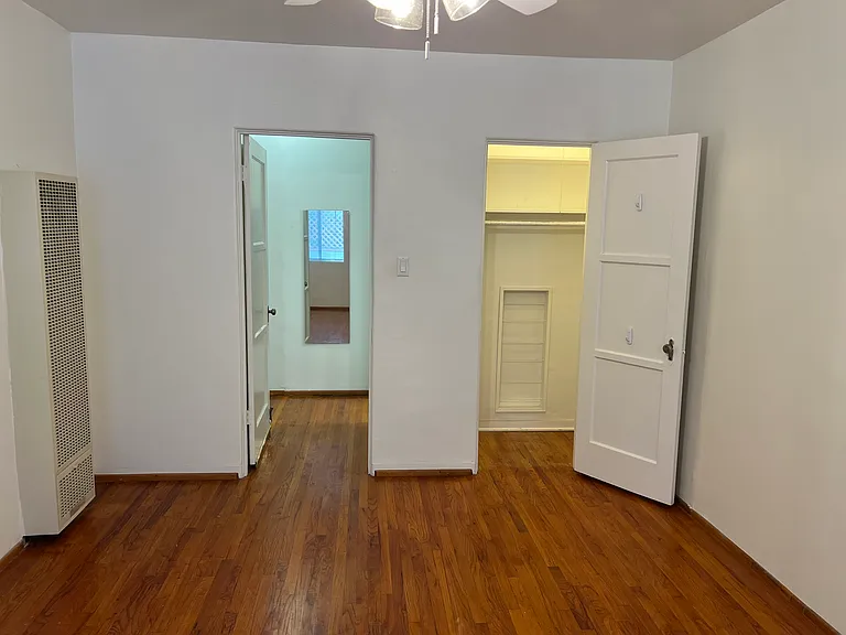 Bedrom closet