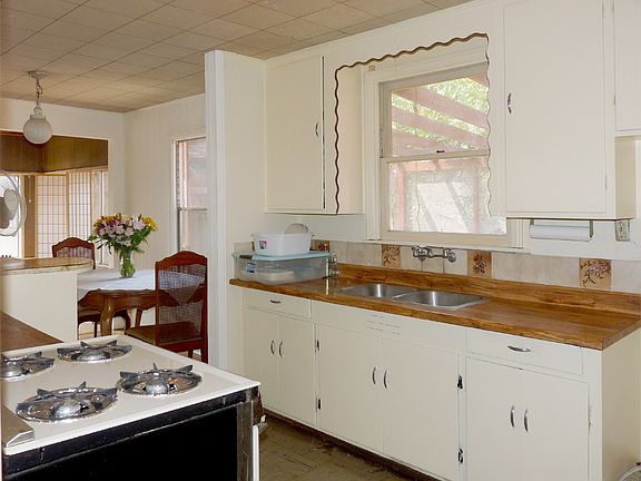 kitchen (from hallway door)