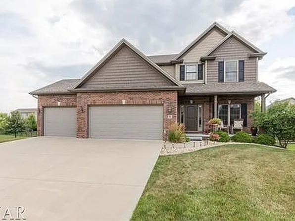 5 Callahan Ct, Bloomington, IL 61705