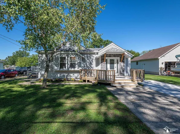 4960 Evergreen Dr, Monroe, MI 48161