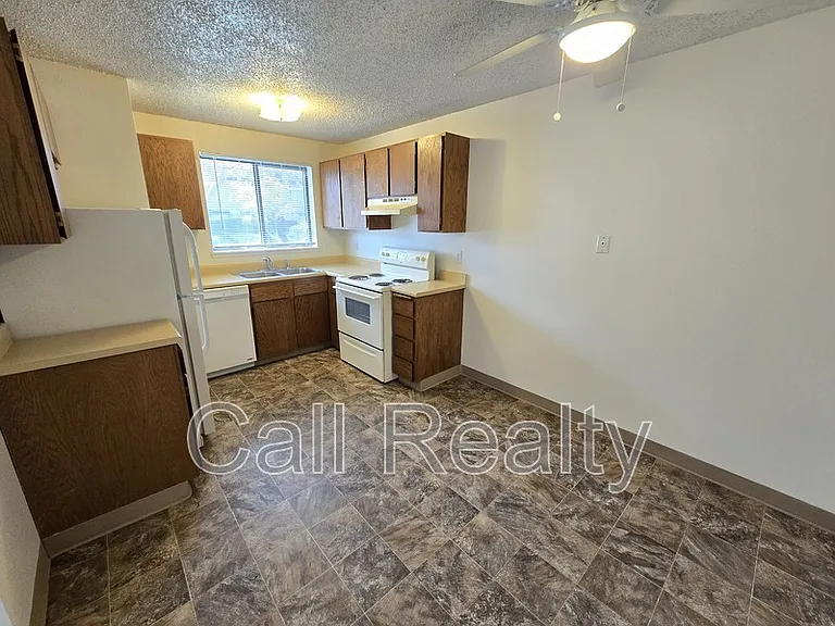 8516 N Mayfair St #18 — Photo 4