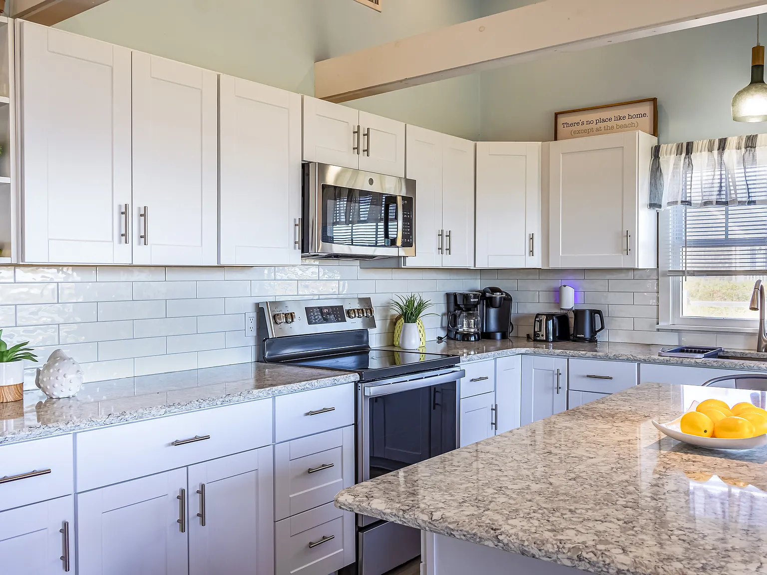 2 bed, 664 sqft, $2,100 — Photo 3