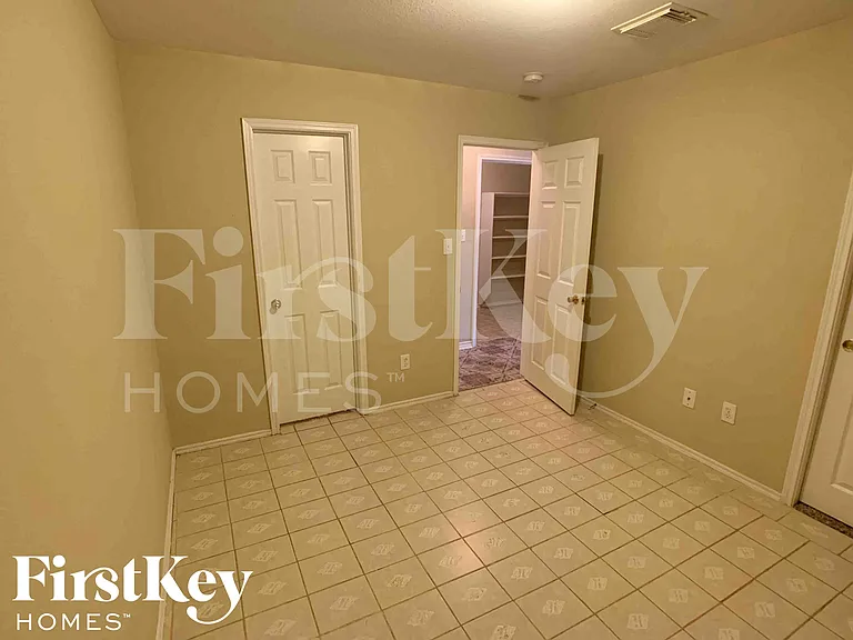 9342 Bowmore Ct — Photo 6