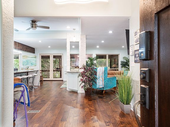 4th image of 104 Silverwood Point