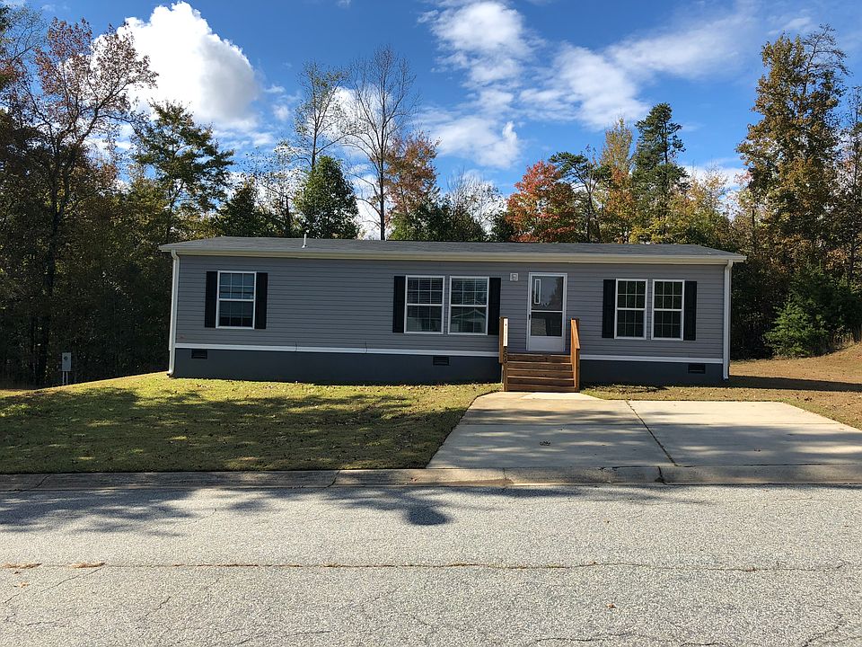 1st image of 204 Rocky Ln