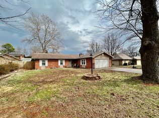 2550 S Weaver Ave, Springfield, MO 65807