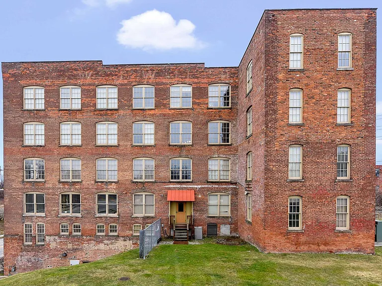 10307 Detroit Ave — Photo 1